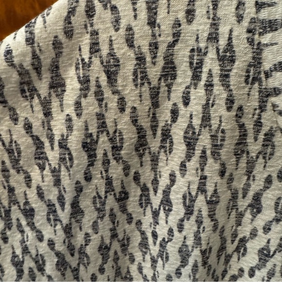 V Neck light Tee shirt -Bobeau blue and white Size XL - Picture 7 of 7